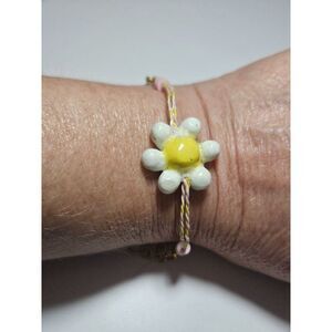 Child's daisy bracelet up to 6.5"